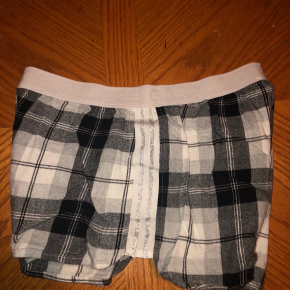 Shorts - Picture 2 of 3